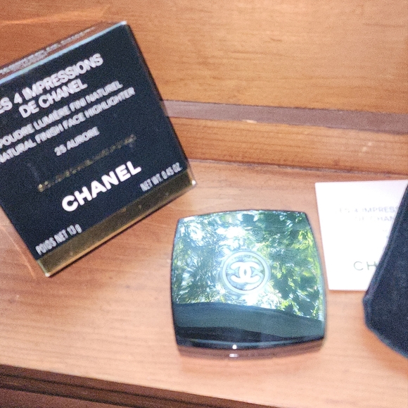 🆕️RARE Limited Edition Chanel Les 4 Impressions De Chanel Highlight Palette NIB - Picture 4 of 4
